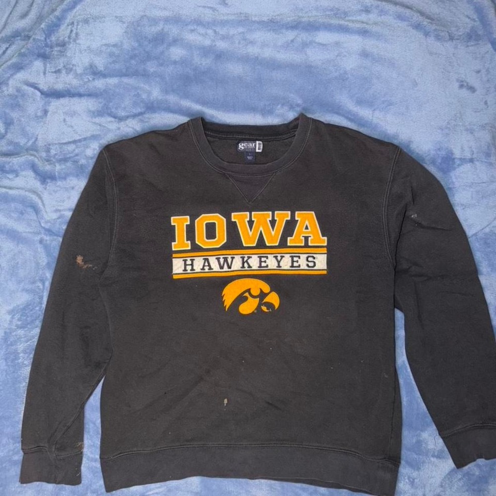 Iowa Hawkeyes  Colosseum Sweatshirt Black - NCAA small bleach stains men‎ size L